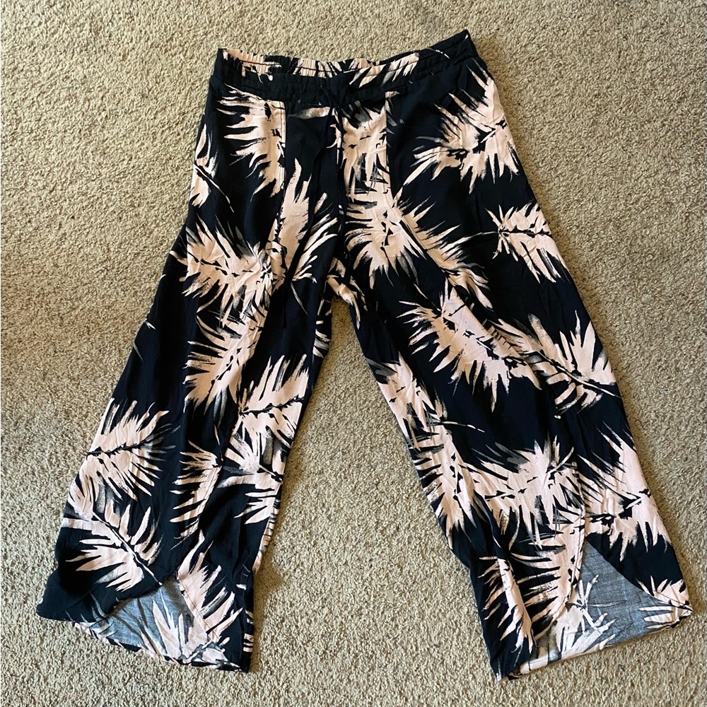 Maurice’s FlyAway Pants Size Large